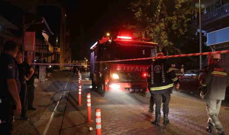 İki katlı ahşap ev alevlere teslim oldu