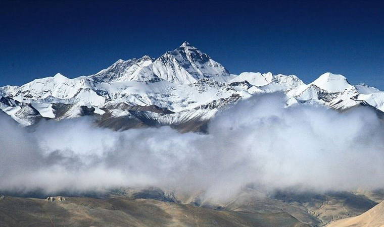 Nepalli dağcı, Everest Dağı'nda ölü bulundu
