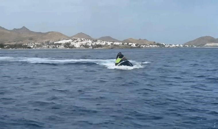 Jet ski ile kaçmaya çalıştılar: 108 kaçak göçmen yakalandı