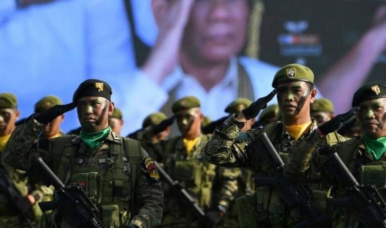 Filipinler'den Çin'e meydan okuma: Bunun sürmesine müsaade edemeyiz