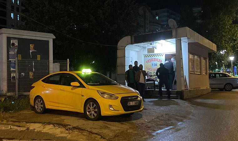 Taksi durağında dehşet: Husumetlisini bacağından vurdu