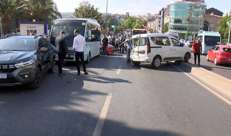 Kadıköy Evlendirme Dairesi önünde zincirleme kaza: 3 yaralı
