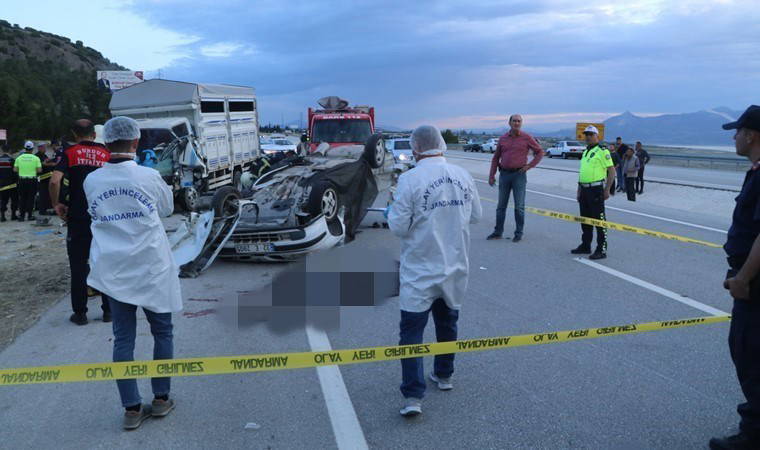 Nişan alışverişinden dönüyorlardı… Trafik kazasında hayatlarını kaybettiler!