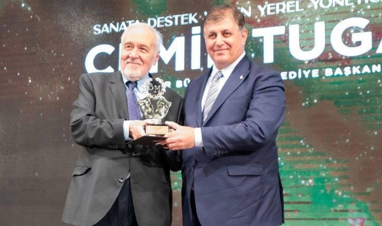 Cemil Tugay'a ‘Sanata Destek’ ödülü