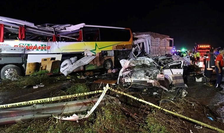 Mersin'deki zincirleme trafik kazasında ölü sayısı 11'e çıktı!