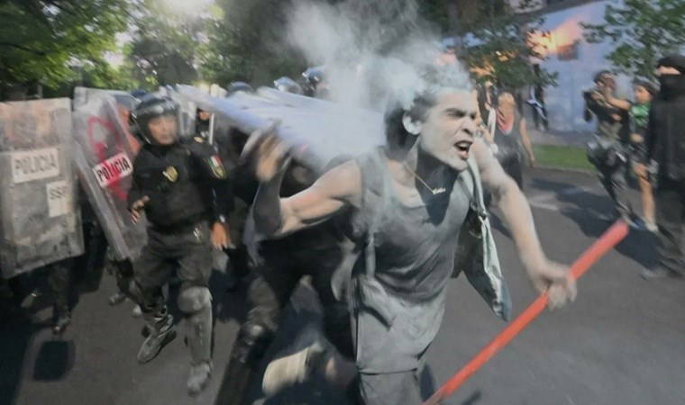 İsrail Büyükelçiliği önü karıştı: Molotof kokteyl atıldı