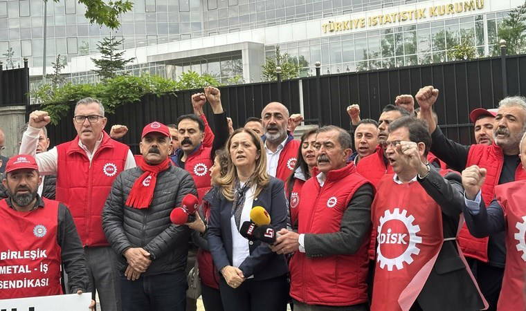 DİSK, TÜİK önünden seslendi: Gerçekleri açıkla, ekmeğimizle oynama