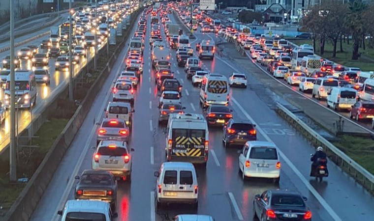 İstanbul'da trafik yoğunluğu yüzde 80’e ulaştı