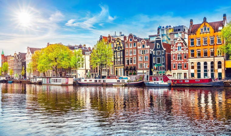 Türkiye’deki çalışanlar 1 ayda Hollanda’ya yerleşiyor