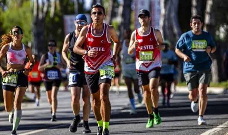 Salomon Çeşme Yarı Maratonu koşuldu