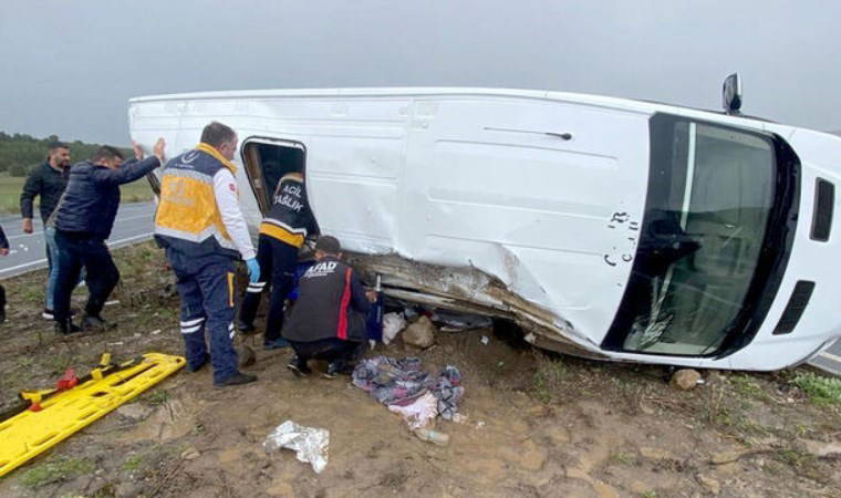 Ardahan'da servis minibüsü kaza yaptı: 1 ölü, 7’si öğrenci 13 yaralı