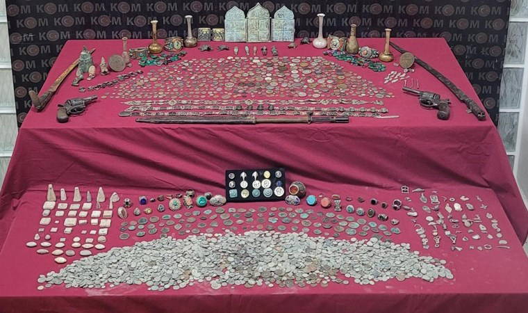 İzmir'de 9 milyon 500 TL değerinde tarihi eser ele geçirildi