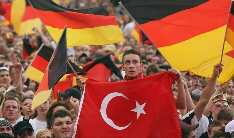 Alman basını, Türk göçmenleri yazdı: 'Sığınma başvuruları rekor kırdı...'