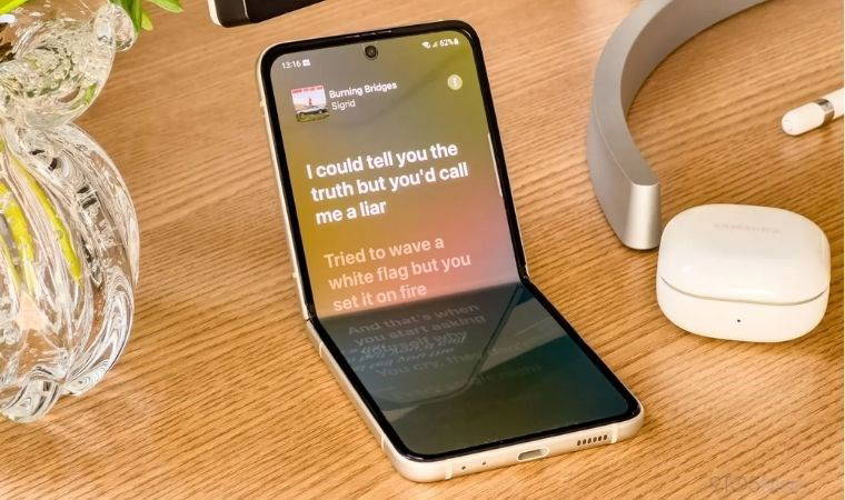 Katlanabilir ekranlı iPhone ve MacBook ne zaman çıkıyor?
