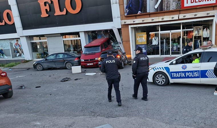 KGYS kutusu ile park halindeki araca çarpan alkollü sürücüye gözaltı