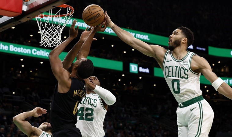 NBA'de Boston Celtics ve Oklahoma City Thunder, konferans yarı finallerinde bir adım önde!
