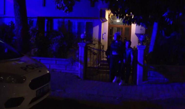 Evini benzin dökerek yakmak istedi: ‘Şu silahı çek önümden’