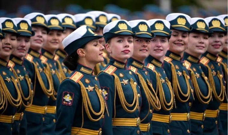 Rusya, zaferin 79’ncu yıldönümünü böyle kutladı