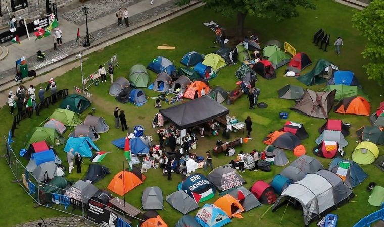 İrlanda’da öğrenciler kazandı: Üniversite İsrailli şirketlerle bağlarını koparıyor