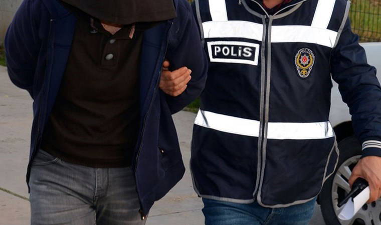 Sigara kaçakçısı, 22 yıl hapis cezası ile aranan katil çıktı