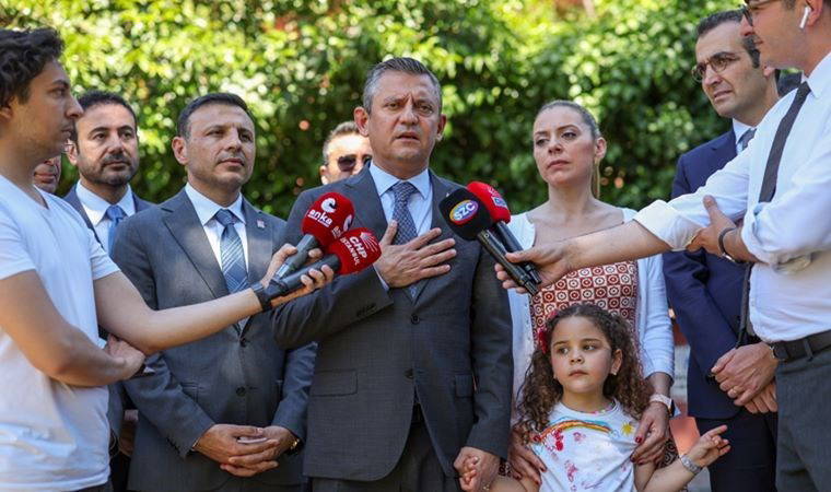 Özel, Vera'nın mezuniyetinde açıkladı