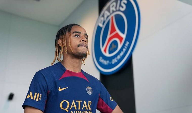 Fransa'da sezonun transferi Barcola