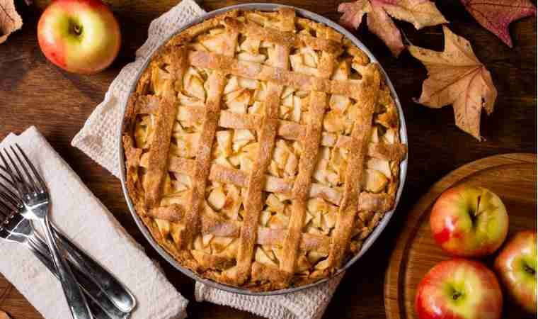 Tam kıvamında kıyır kıyır Elmalı Turta tarifi!