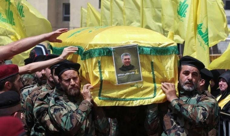Lübnan'da İsrail'in öldürdüğü Hizbullah'ın saha komutanı için cenaze töreni düzenlendi