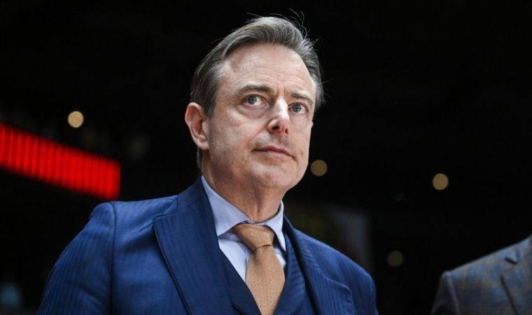 Monarşinin sonlandırılmasını istiyordu...