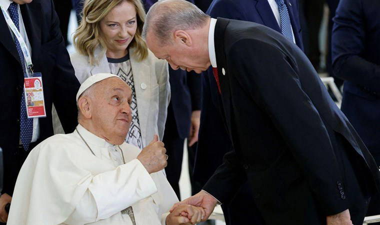 Papa'dan G7 zirvesinde liderlere 'yapay zeka' uyarısı: 'Adaletsizliği büyütebilir'