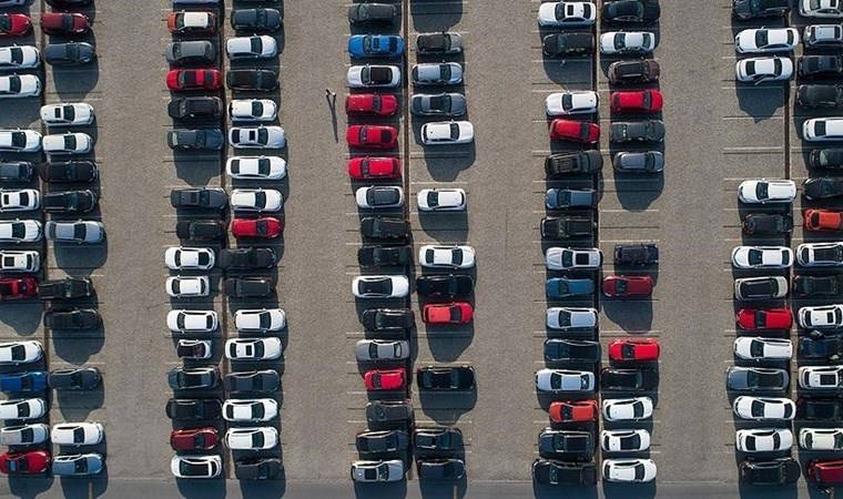 Türkiye'de satılan her 10 otomobilden 7'si ithal
