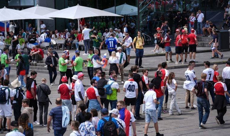 Avrupa Futbol Şampiyonası maçı öncesi...