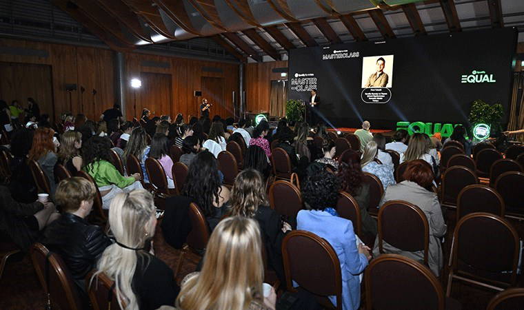 Kadınların sesi daha gür