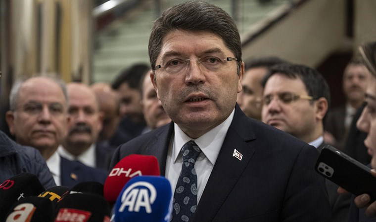 Adalet Bakanı Tunç'tan Küçükçekmece'de çöken binaya ilişkin açıklama: 3 kişilik bilirkişi heyeti görevlendirilmiştir