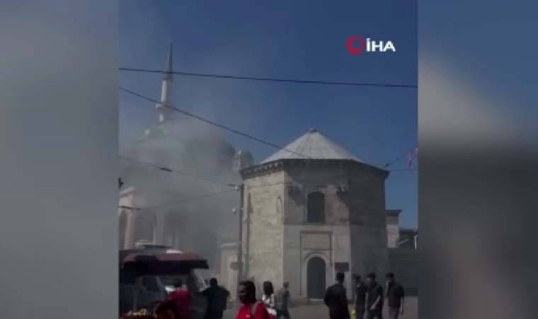 Taksim Meydanı’nda korkutan yangın: Boyalar patladı, panik yaşandı