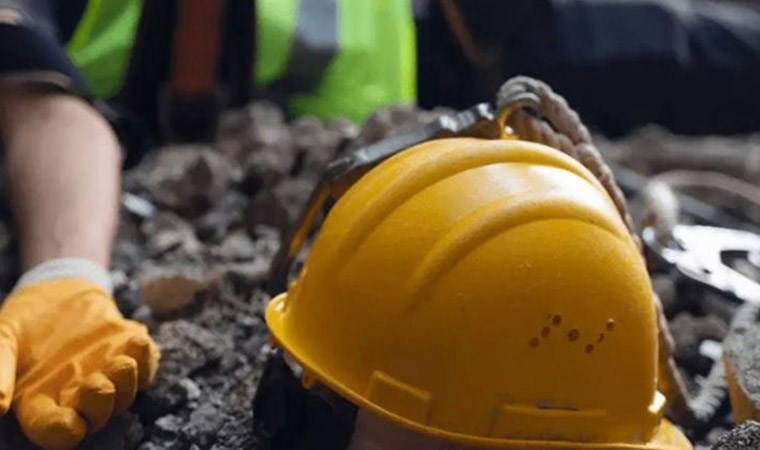 İş cinayeti! Makineden düşen kütlenin altında kaldı