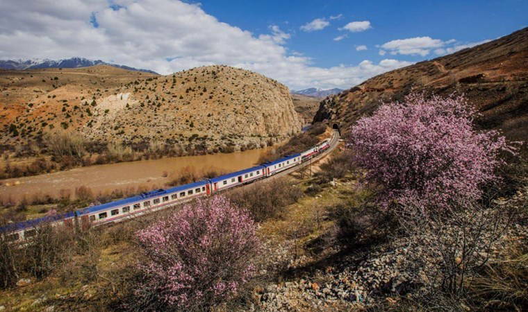 Doğu Ekspresi’ne alternatif: Turistik Tatvan Treni yola çıkıyor