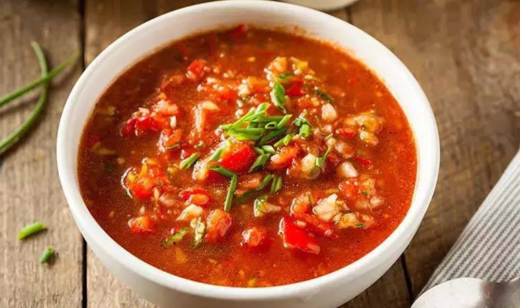 İspanyol mutfağının serinleten lezzeti: Gazpacho