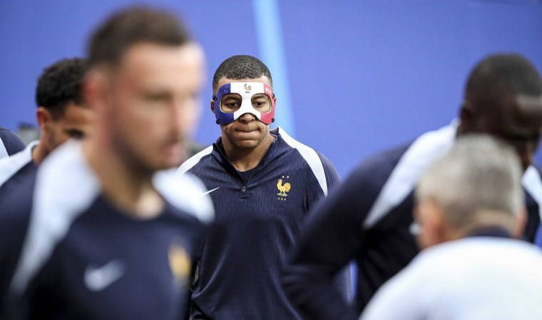 Mbappe'nin yüz maskesi takmasına neden izin verilmiyor?
