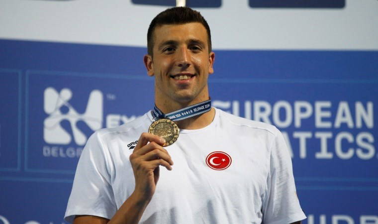 Milli yüzücü Emre Sakçı Avrupa Şampiyonu oldu!