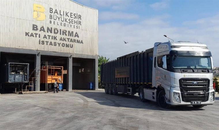 Bayram tatilinde Balıkesir'de 11 bin 600 ton çöp toplandı