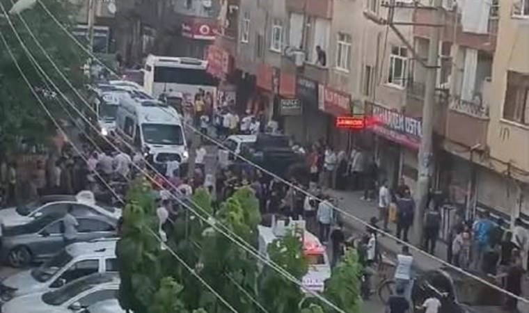 Diyarbakır'da iki grup arasında tekmeli yumruklu kavga!