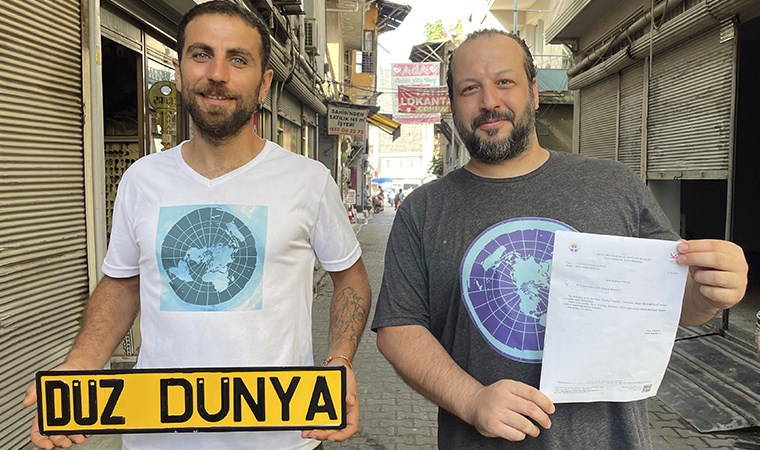 Dünyanın düz olduğunu kanıtlayamadı, sokağa 'Düz Dünya' ismi verilmesi için başvurdu
