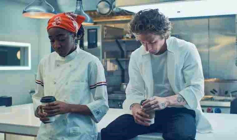 Emmy Ödüllü dizinin yeni sezonu beklentileri karşılamadı... 'The Bear'ın 3. sezonu yayımlandı!