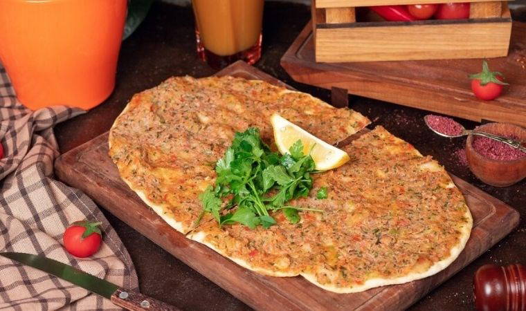 Lokantayı aratmayacak lezzet: Ekonomik ve pratik lahmacun tarifi