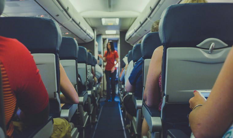 Havayolu çalışanının makatında 1 kg altın bulundu