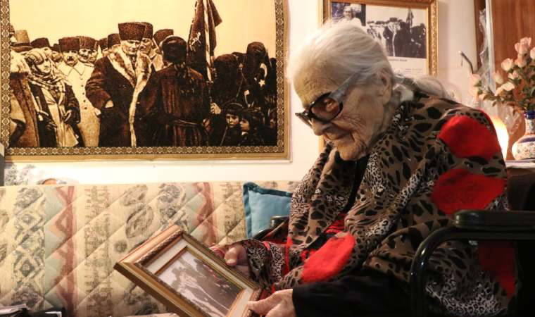 Atatürk'ün tavsiyesiyle öğretmen olan Sabiha Özar 108 yaşında hayatını kaybetti