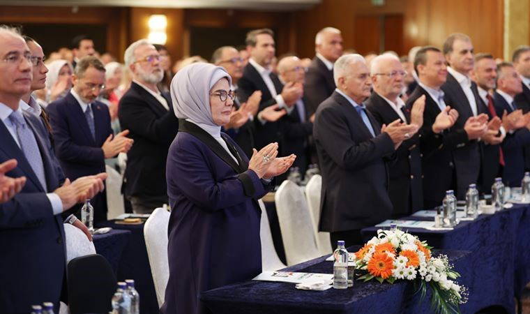 AKP kampında yöneticilere ağır eleştiriler