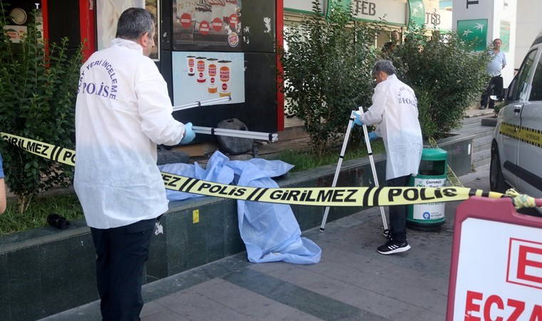 Döner ustası kaldırımda ölü bulundu!