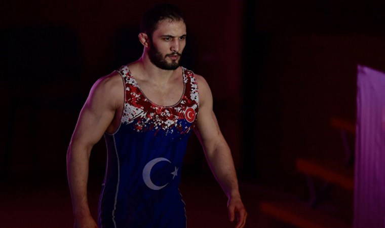 Milli güreşçi İbrahim Çiftçi'den bronz madalya